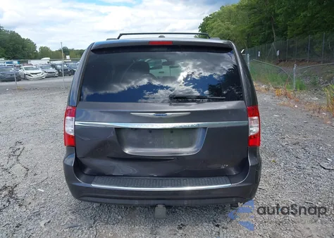 2015 Chrysler Town & Country Touring-L z USA, uszkodzony, nr VIN 2C4RC1CGXFR531833